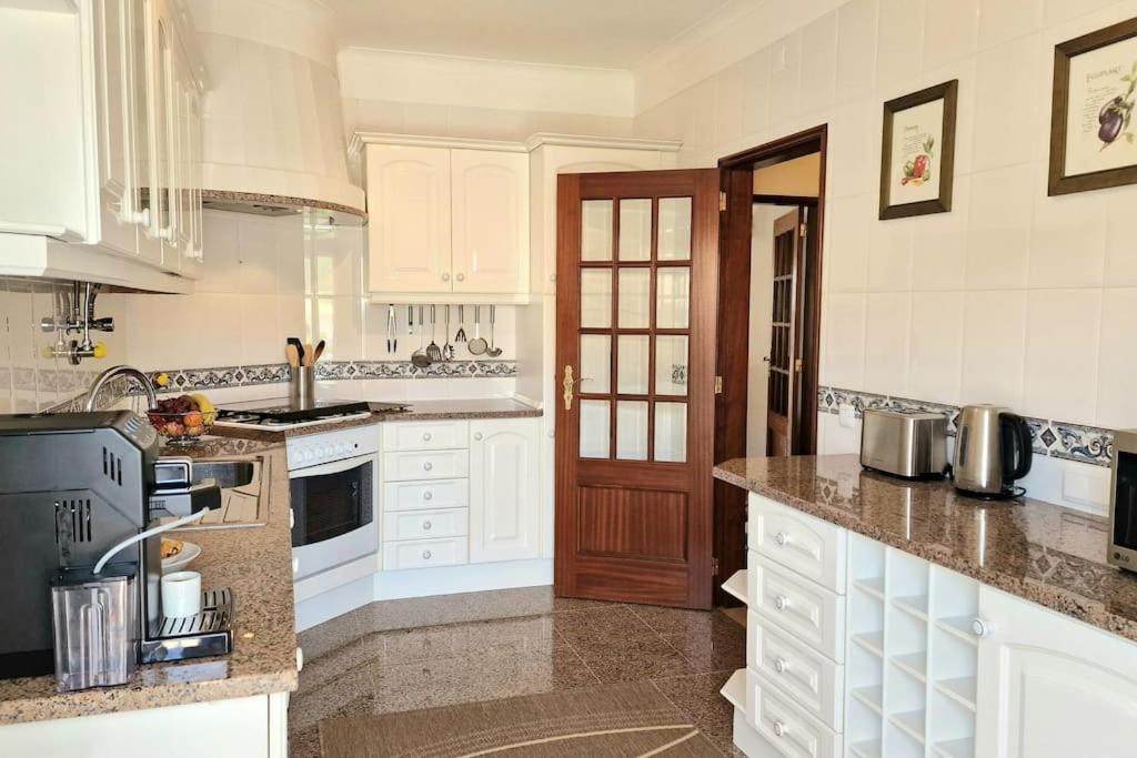 Jasmine Apartment Next To Meia Praia Beach Lagos Luaran gambar